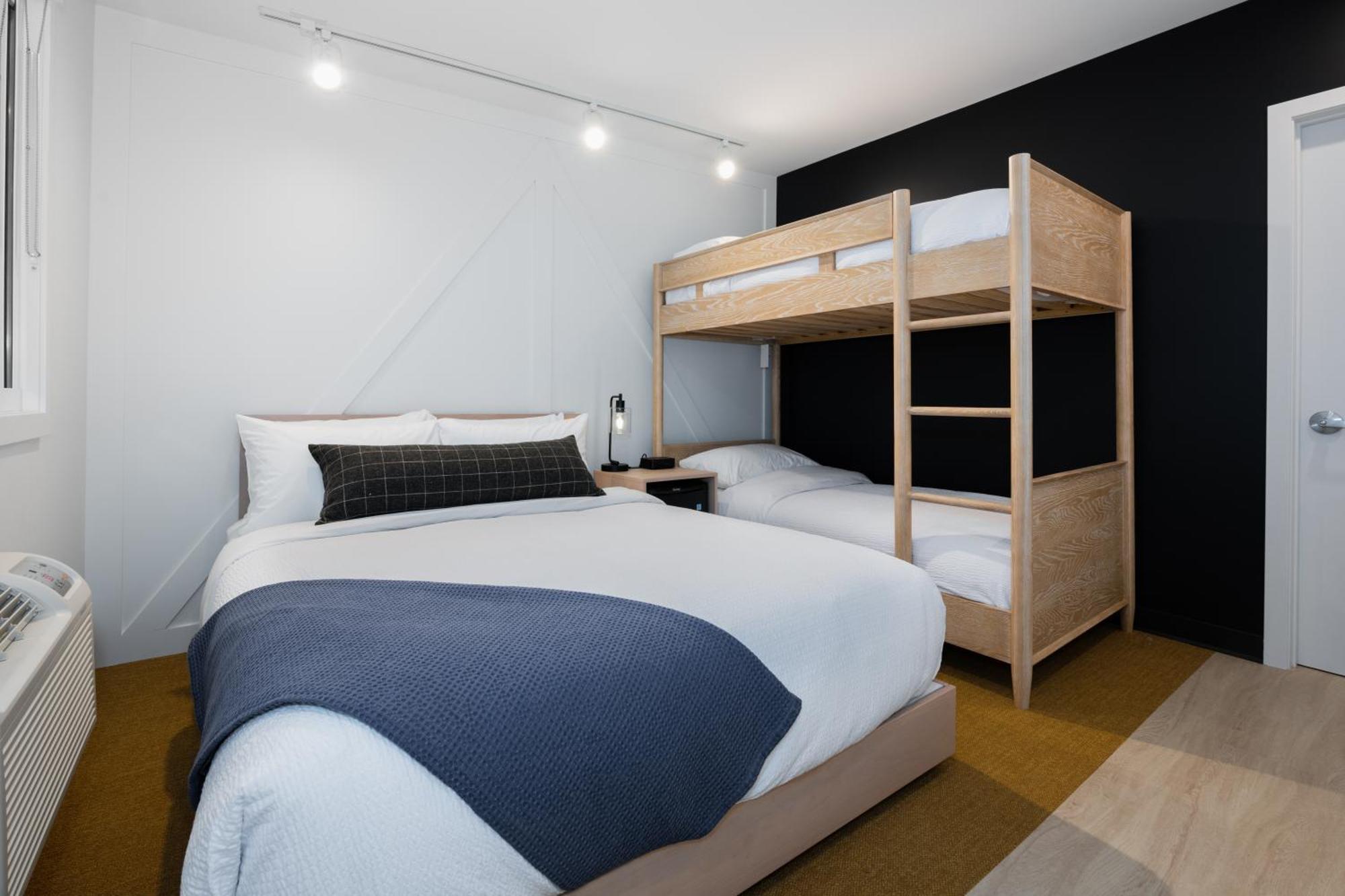 Vrge Revelstoke Hotel Luaran gambar