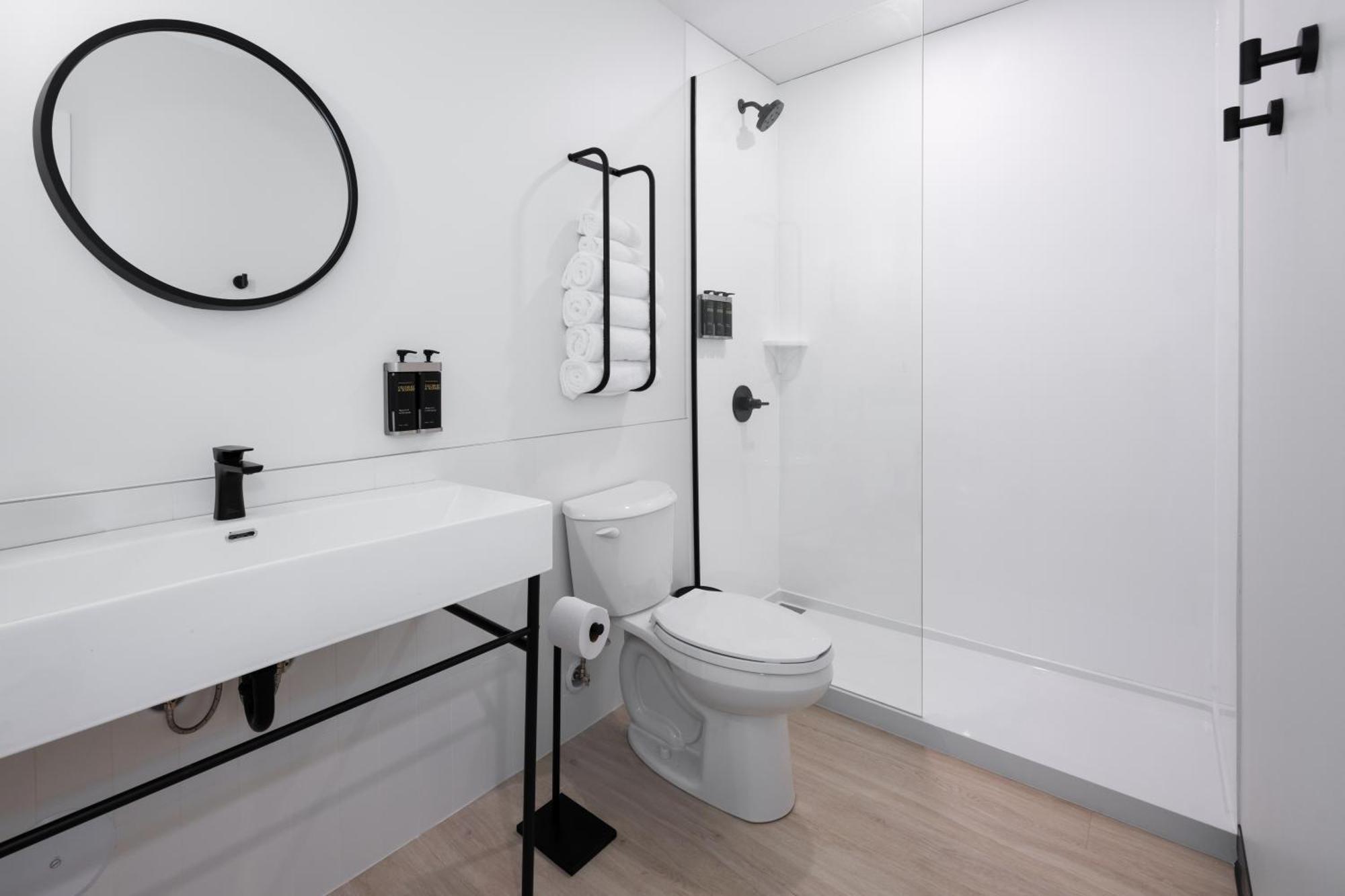 Vrge Revelstoke Hotel Luaran gambar