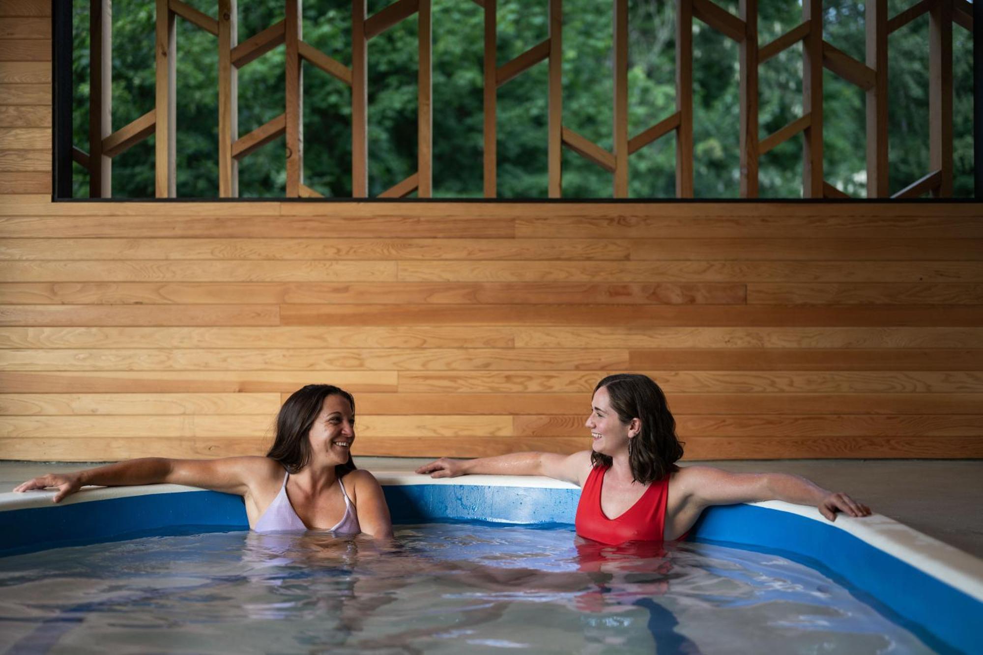 Vrge Revelstoke Hotel Luaran gambar