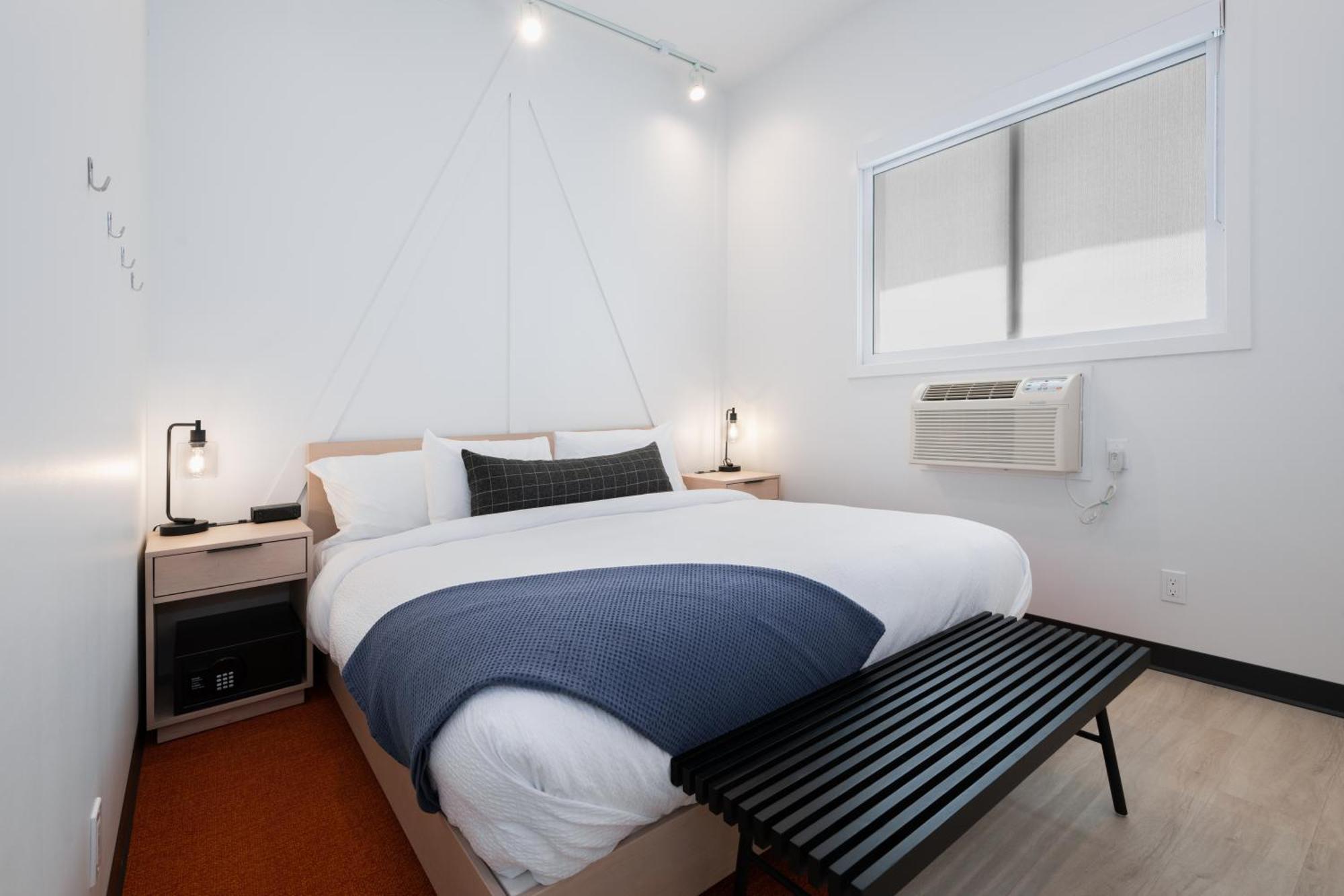 Vrge Revelstoke Hotel Luaran gambar