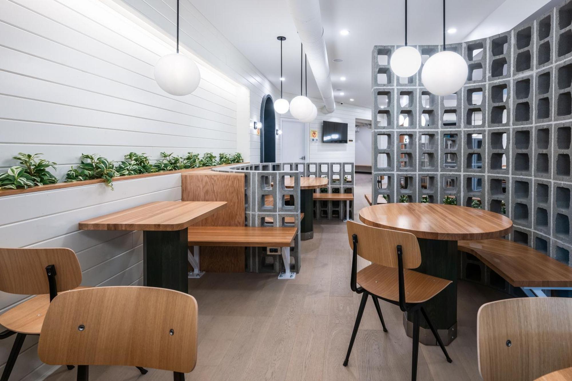 Vrge Revelstoke Hotel Luaran gambar